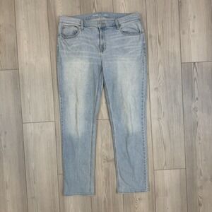 Old Navy Women's Size 12 Light Blue Mid-Rise Wow Boyfriend Denim Jeans